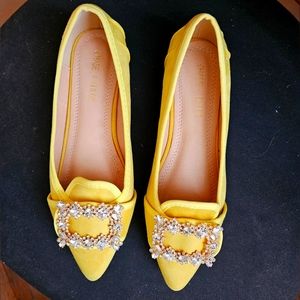 Yellow diamond flats 💛